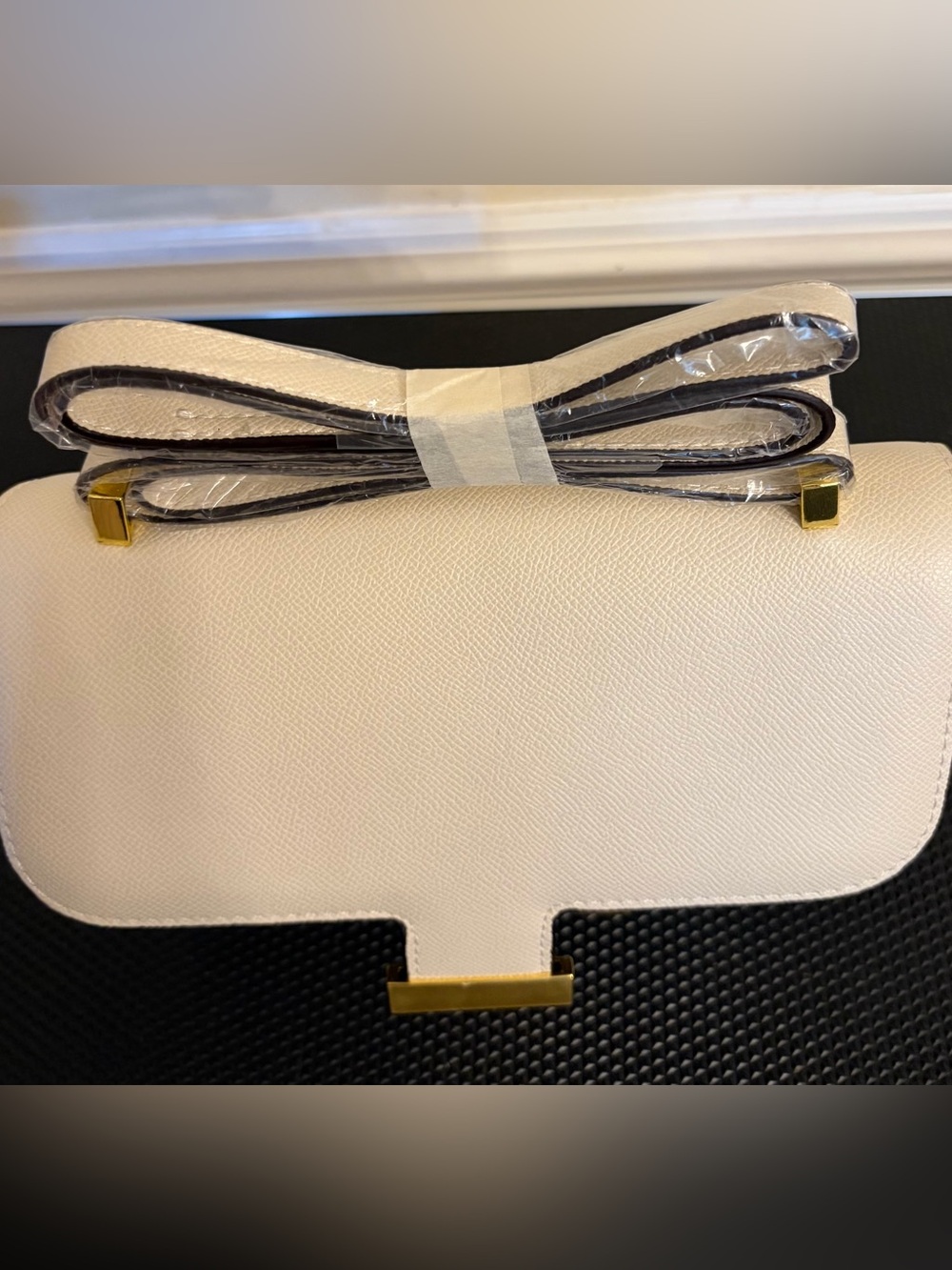 Off White Shoulder Bag w/Goal Post Style Latch